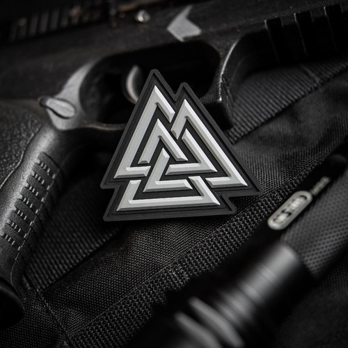 Нашивки - M-Tac - Нашивка 3D PVC Valknut patch - черный / серый - 51163211