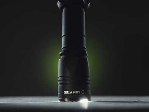 Ліхтарики - Armytek - Тактичний USB ліхтар Dobermann Pro Magnet - білий - 1500 люмен - F07501C. - Ліхтарики ручні