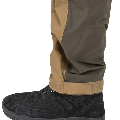 Одежда - Helikon - Брюки для улицы Hybrid Outback Pants® - DuraCanvas® - Taiga Green / Чёрный - SP-HOP-DC-0901A - Тактические брюки
