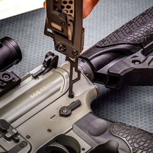 Real Avid - Багатофункціональний мультитул для чищення карабінів AR15 Gun Tool AMP™ - AVGTAMP-AR - Багатофункціональні ножі - Багатофункціональні ножі