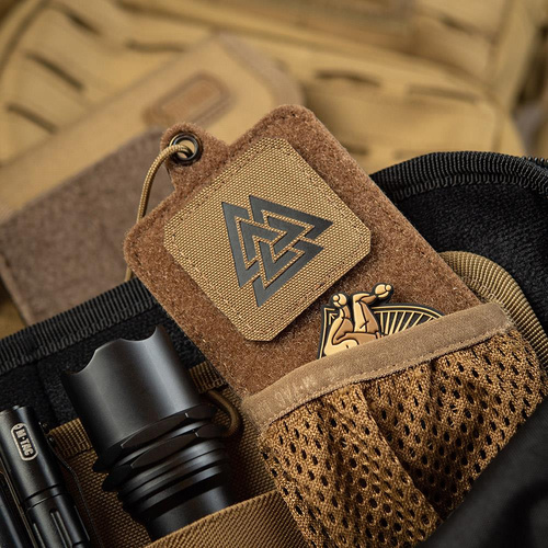 Одяг - M-Tac - Квадратна нашивка Laser cut Valknut - Чорний / Coyote - 51162502 - Нашивки